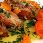 Рёбрышки свиные тушёные с обжаренными овощами