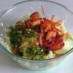 Салат из капусты с изюмом и сливами