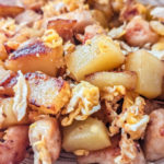 Рецепт жареной картошки с курицей и яйцом