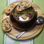 Традиционный тосканский суп риболлита (ribollita)